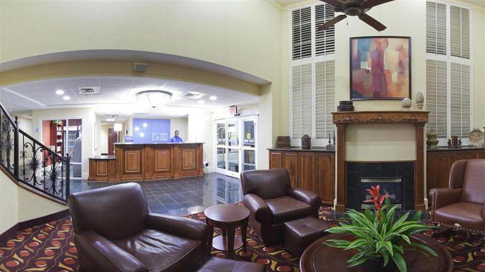 Comfort Suites Near Birkdale Village- Хантерсвилл Экстерьер фото