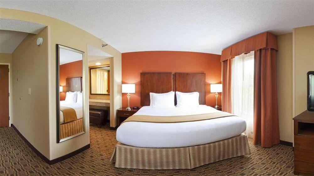 Comfort Suites Near Birkdale Village- Хантерсвилл Экстерьер фото