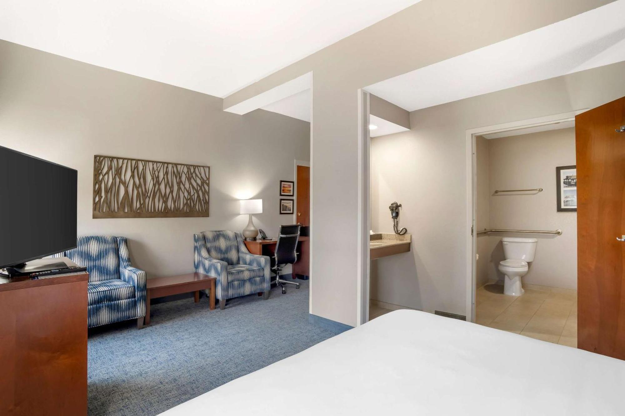 Comfort Suites Near Birkdale Village- Хантерсвилл Экстерьер фото