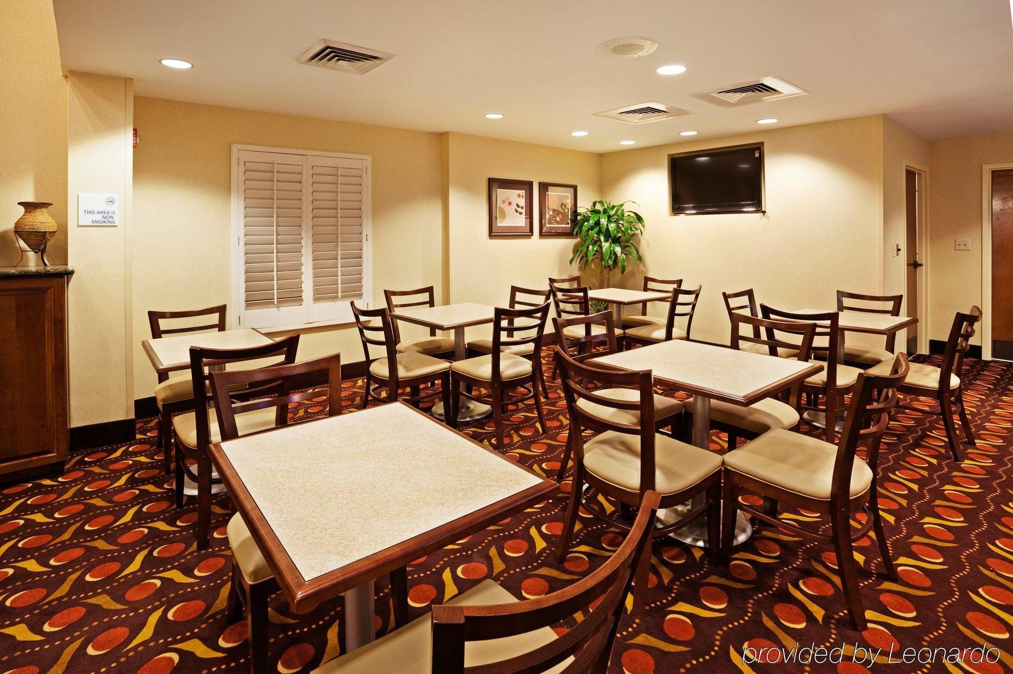 Comfort Suites Near Birkdale Village- Хантерсвилл Экстерьер фото