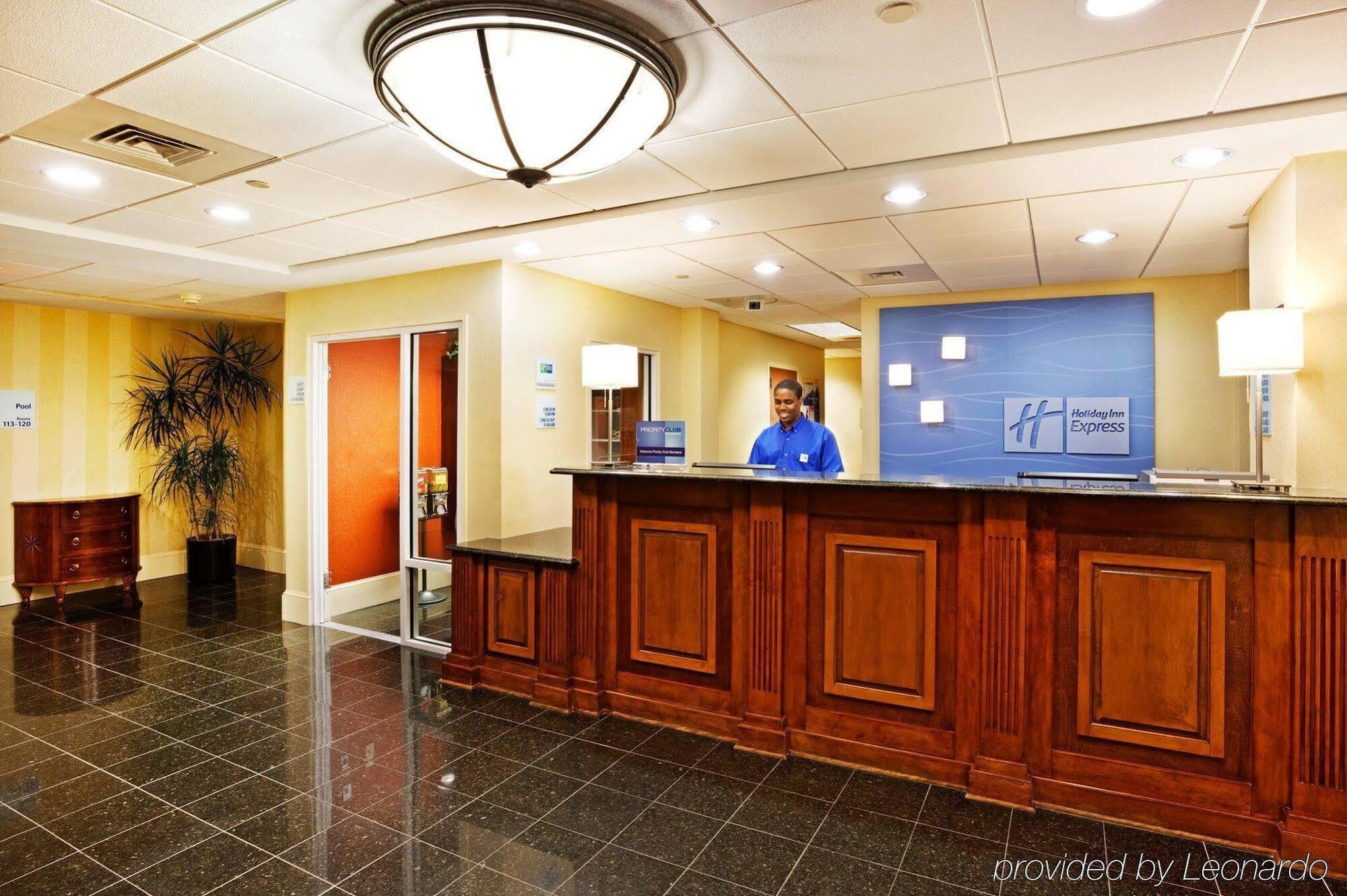 Comfort Suites Near Birkdale Village- Хантерсвилл Экстерьер фото